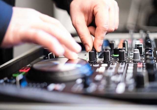 DJ for Corporate Events: A Comprehensive Overview